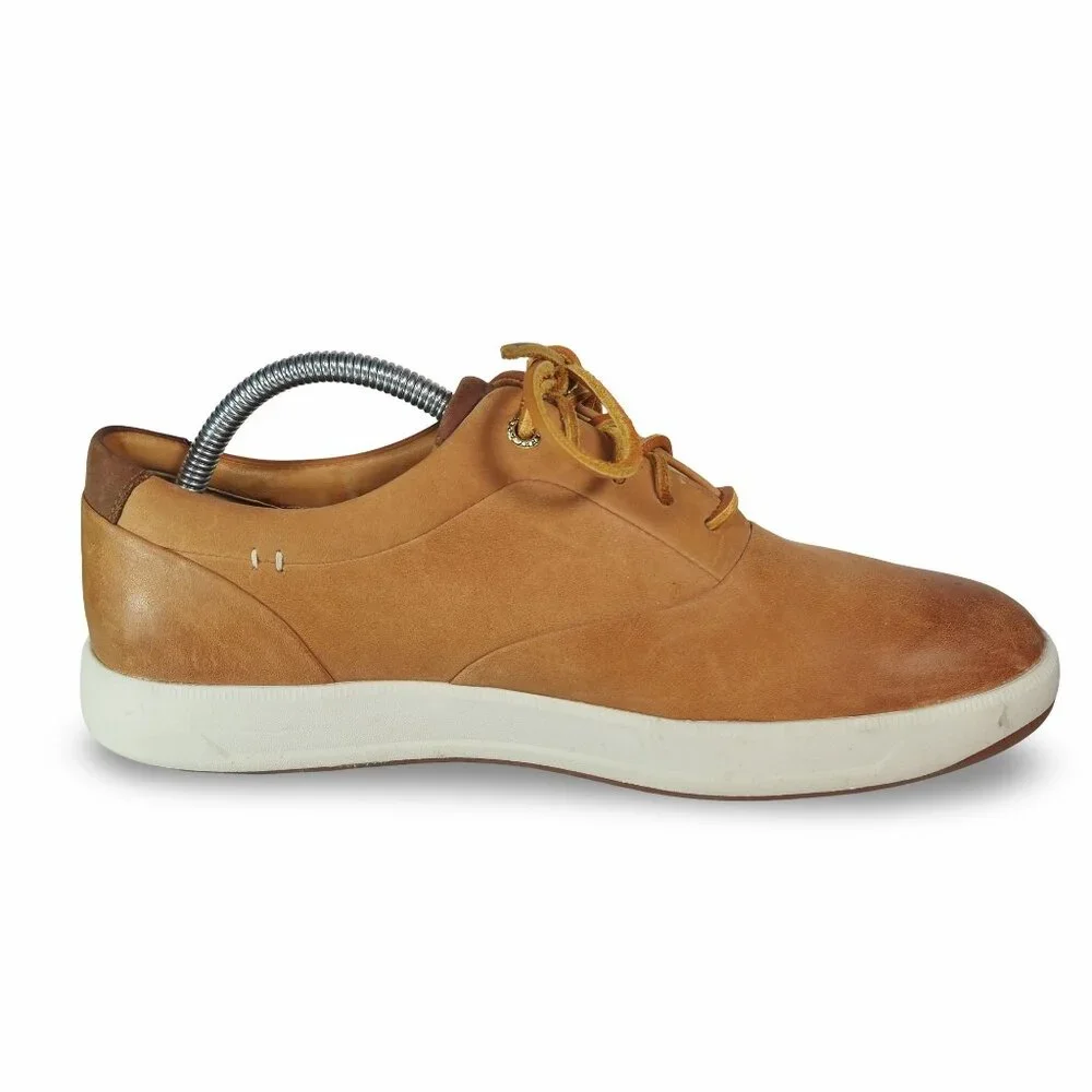 Sperry brand top